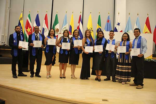 Más de 50 periodistas culminan diplomados especializados creados por el Colegio Nacional de Periodistas